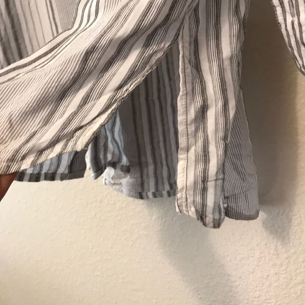 Button up striped blouse - Picture 5 of 6